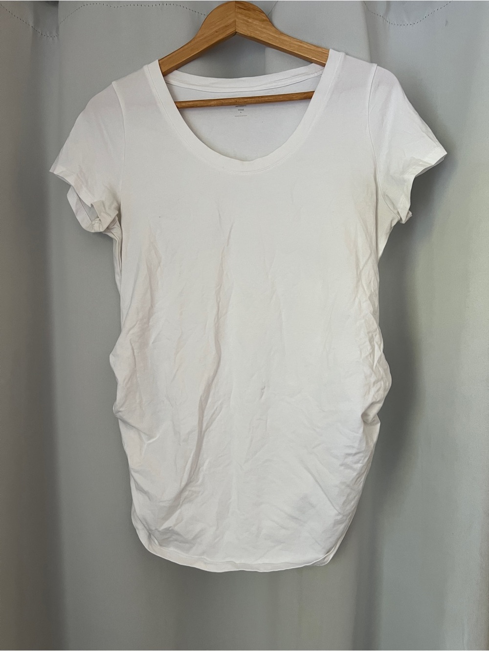 Old Navy White Scoop Neck Short Sleeve Tee